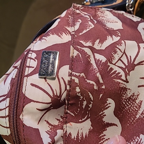 Maxx NY Navy Leather purse - Picture 8 of 12